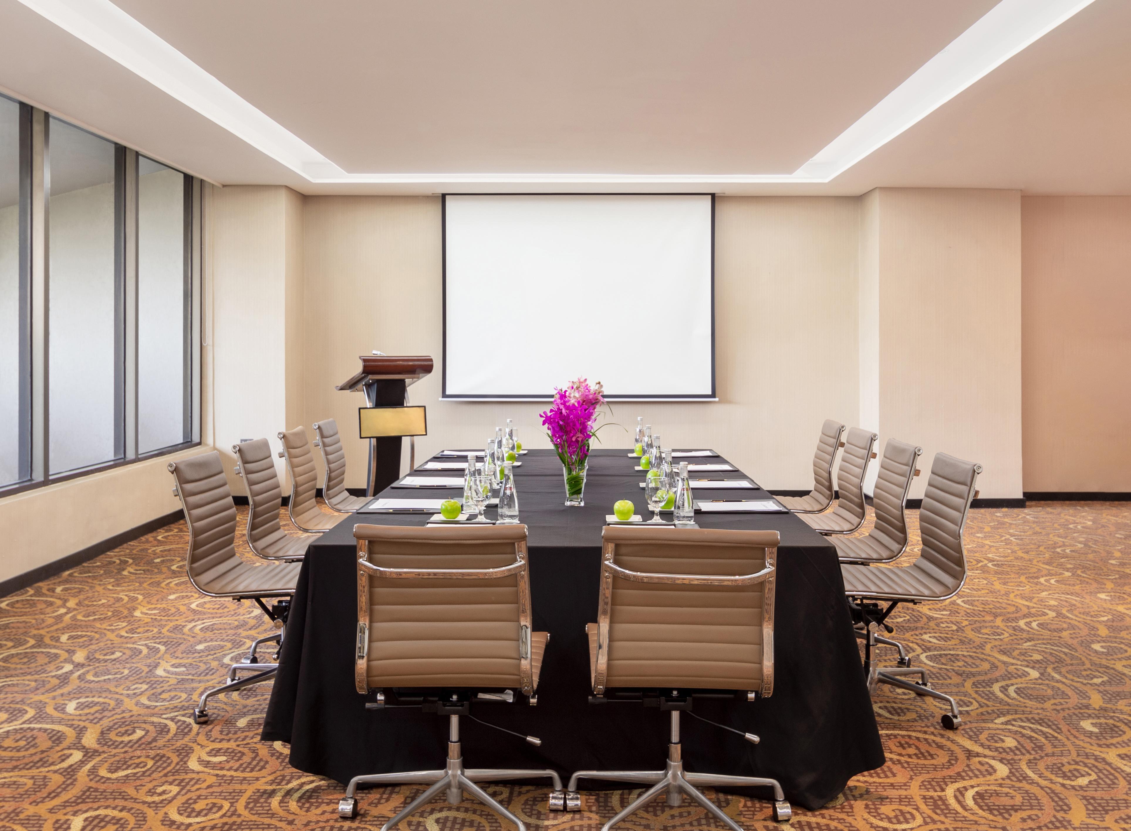 Dusit Thani Manila San Pedro Makati Exterior foto Meeting room