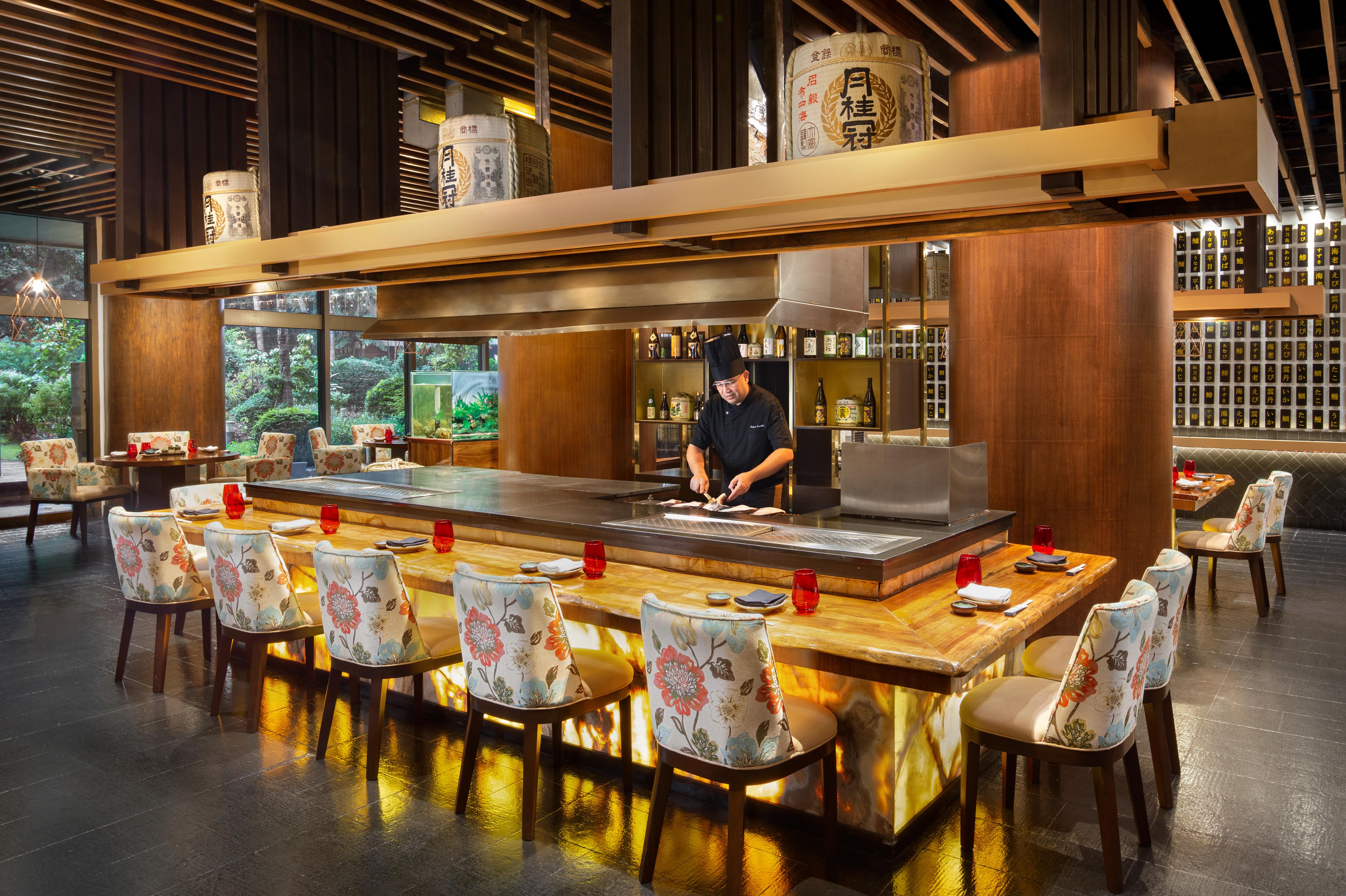 Dusit Thani Manila San Pedro Makati Exterior foto Sushi restaurant in Singapore
