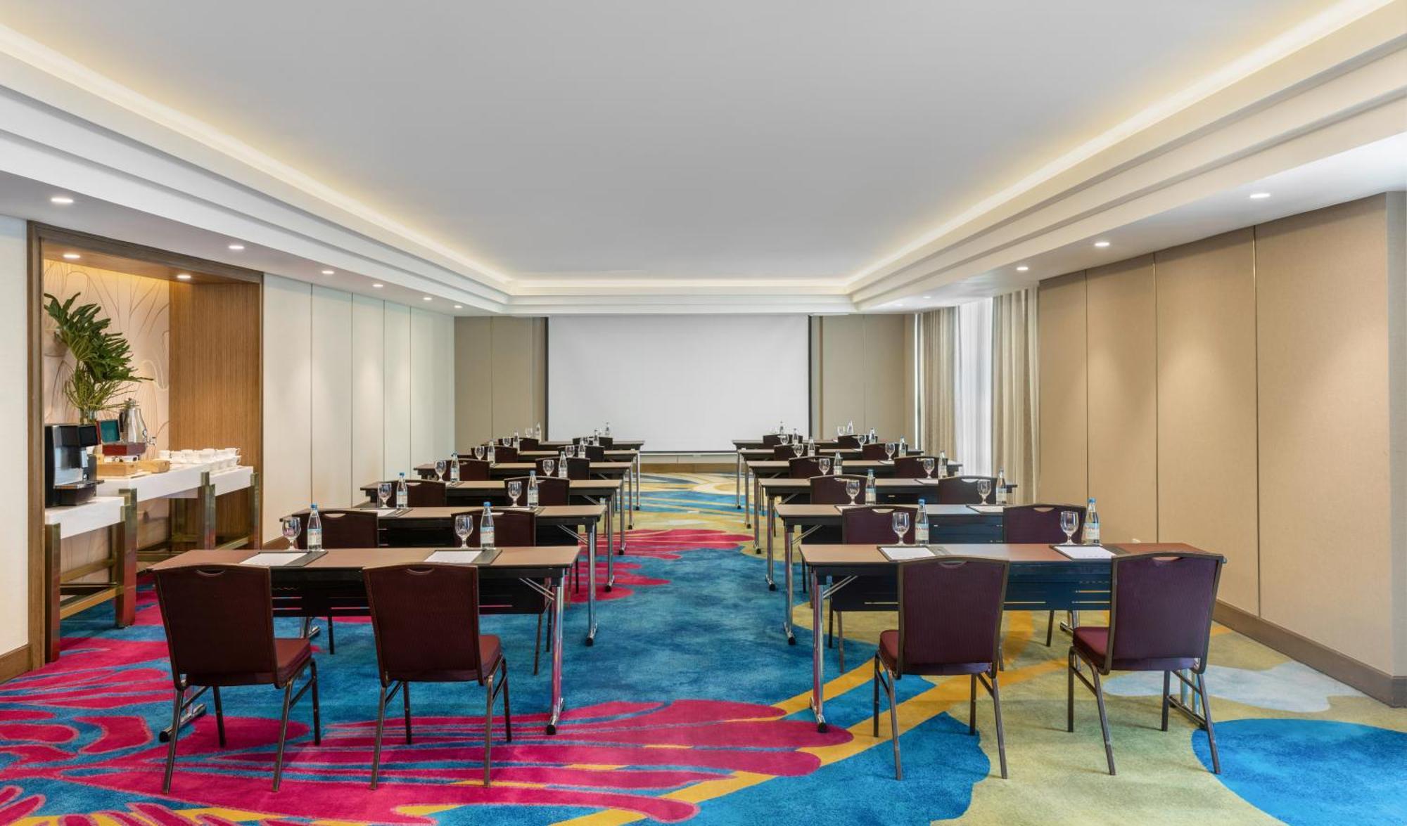 Dusit Thani Manila San Pedro Makati Exterior foto Meeting room