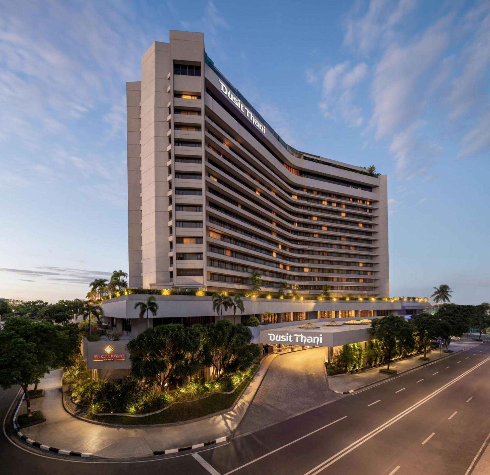 Dusit Thani Manila San Pedro Makati Exterior foto The hotel in 2016