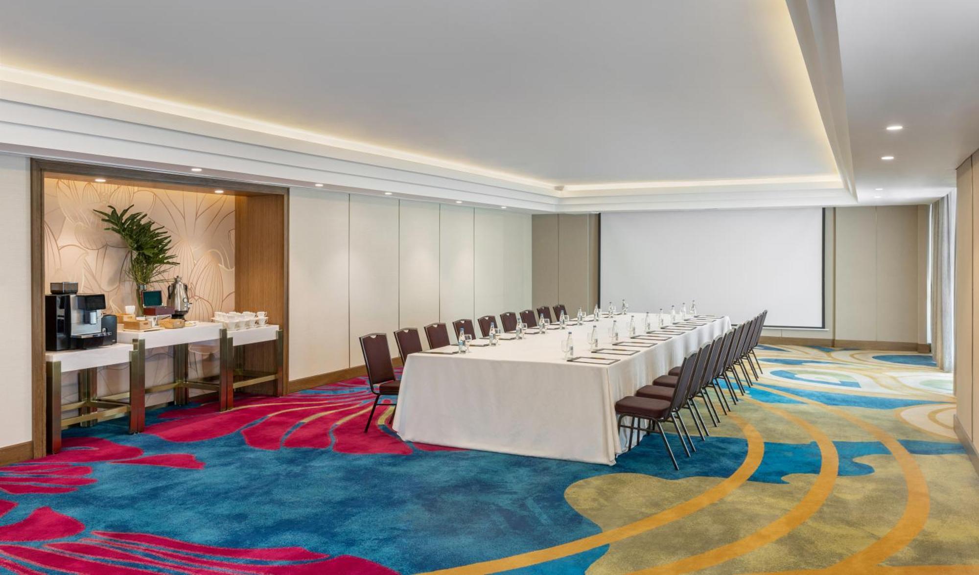 Dusit Thani Manila San Pedro Makati Exterior foto Meeting room