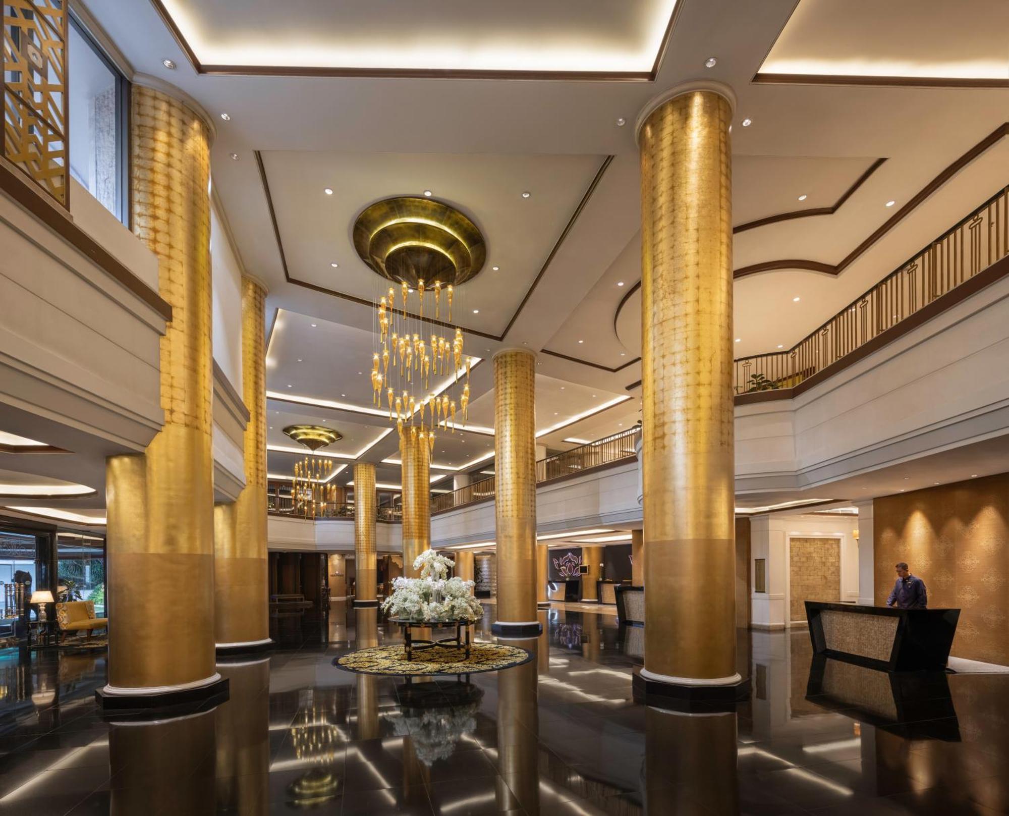 Dusit Thani Manila San Pedro Makati Exterior foto The lobby of the hotel