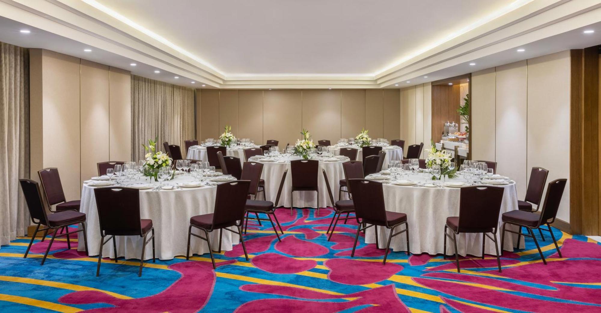 Dusit Thani Manila San Pedro Makati Exterior foto The ballroom