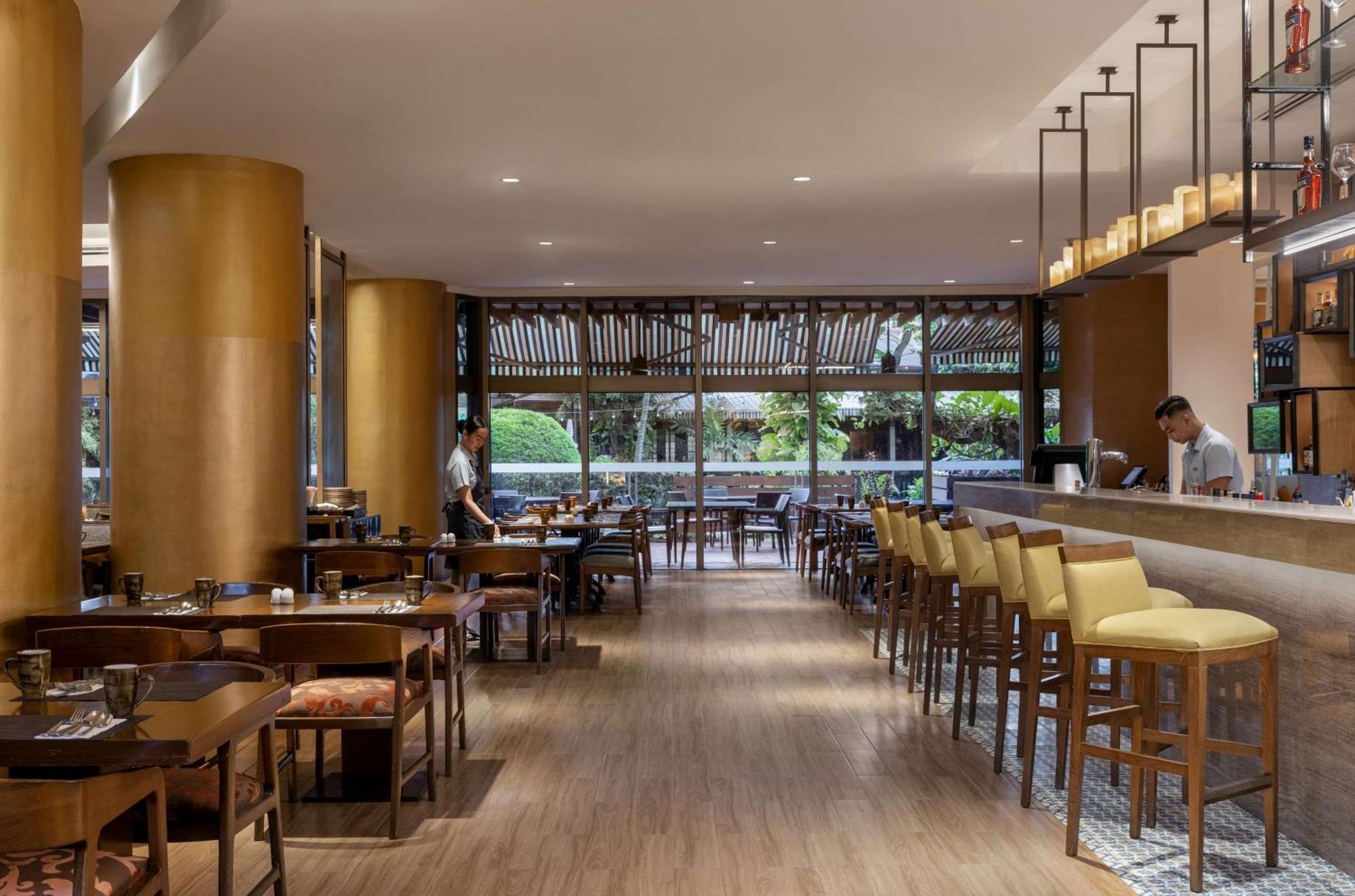 Dusit Thani Manila San Pedro Makati Exterior foto The Bar